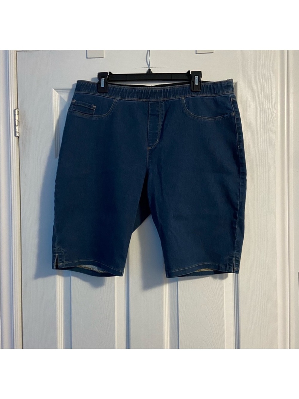 Stretchy FDJ Women’s Jean Shorts Size 16